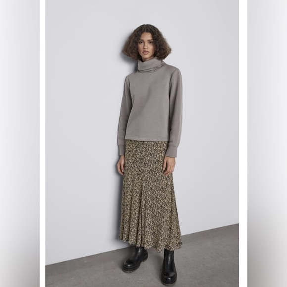 Zara Dresses & Skirts - Zara Floral Midi Skirt size L